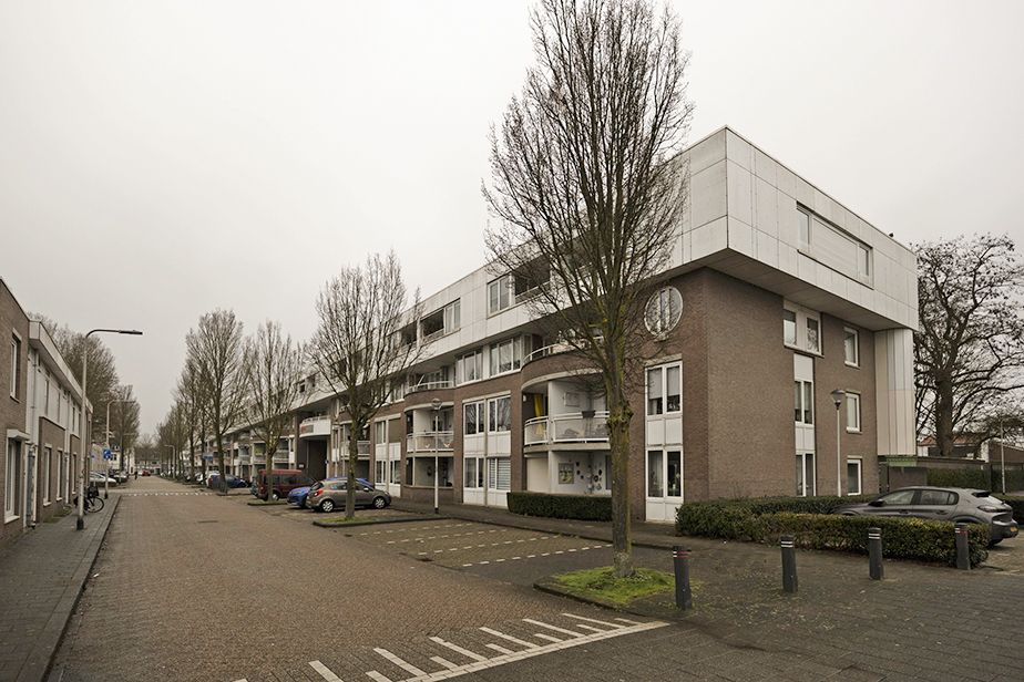 Huurwoning: Bisschop Bekkerslaan 46 in Tilburg - €755 per maand - 66m²