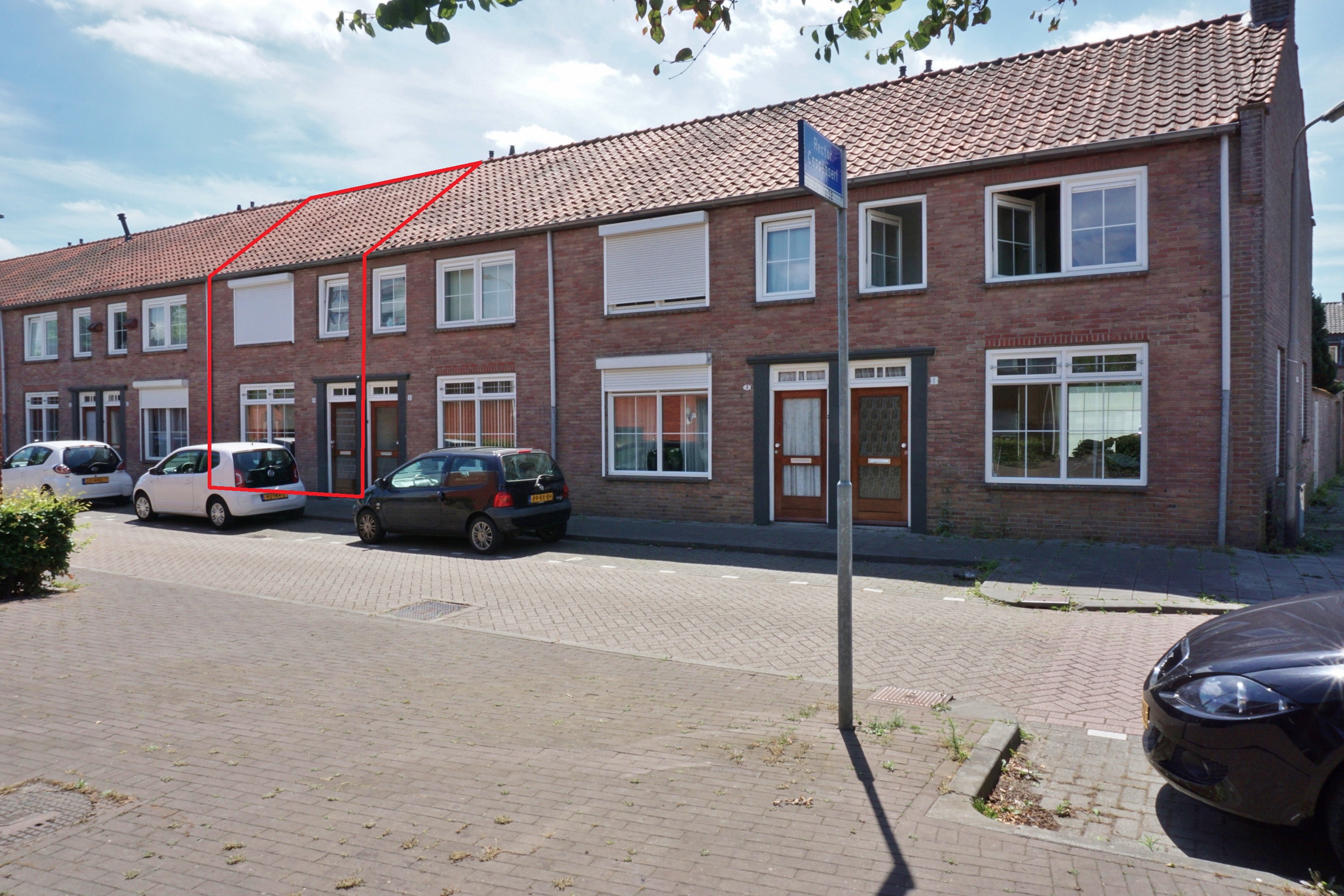 Tussenwoning te huur: Robert Fruinstraat 7, Hoefstraat Noord Tilburg