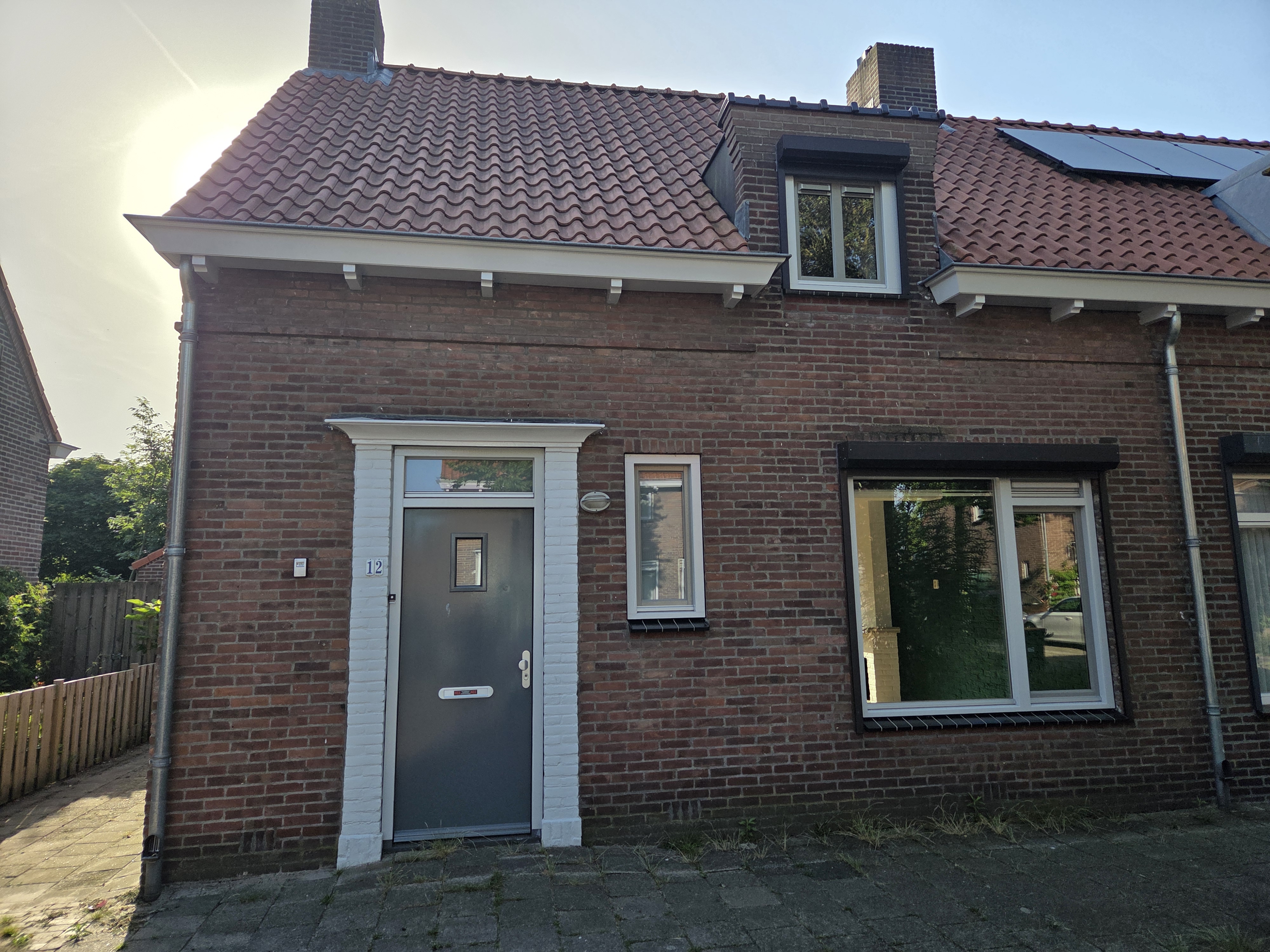Twee-onder-één-kap te huur: Beatrixstraat 12, Centrumgebied Oost Rijen Rijen