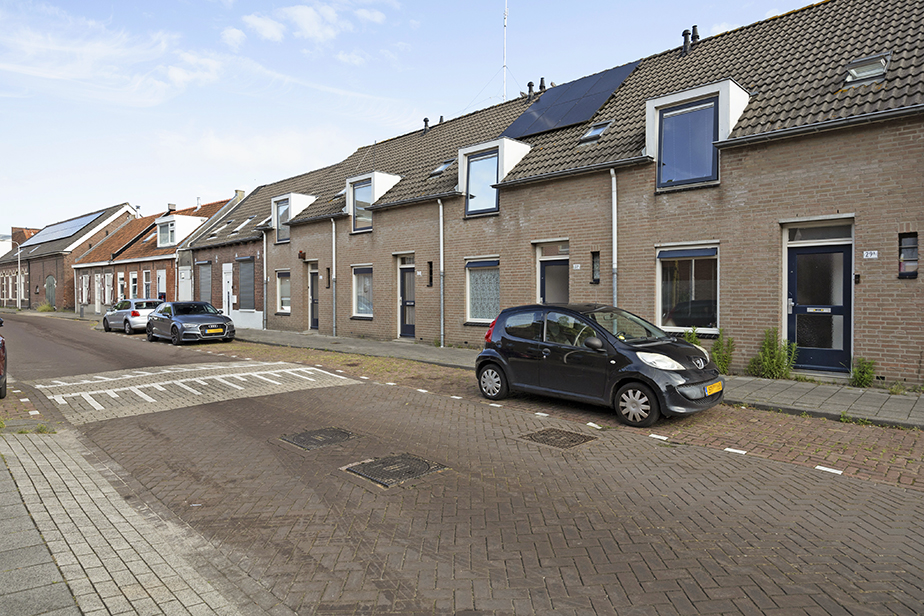 Tussenwoning te huur: Wittebollestraat 31A, Goirke Noord Tilburg