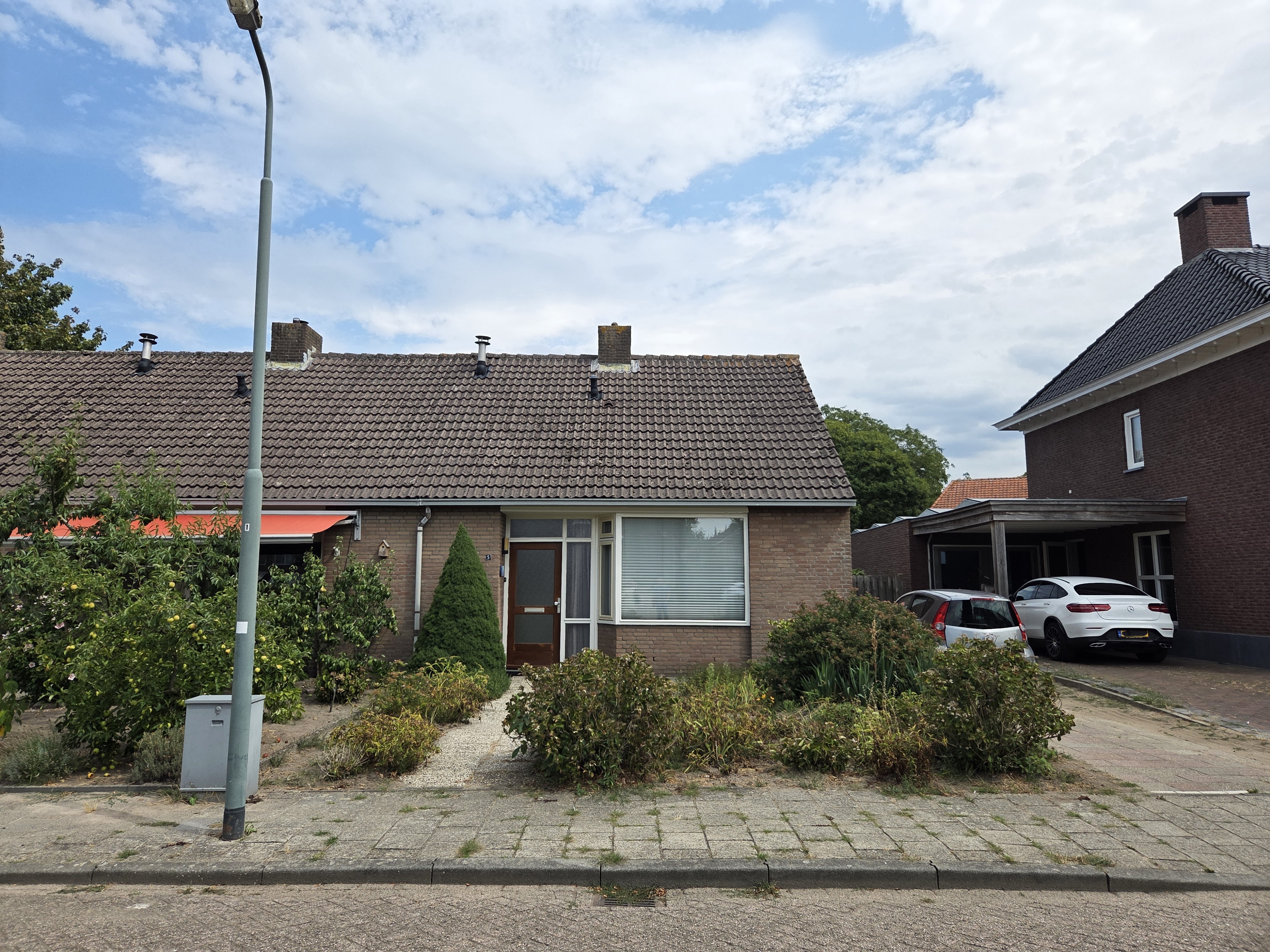 Hoekwoning te huur: Pastoor van den Boogaardstraat 5, Omg. Prinsessenbuurt Moergestel