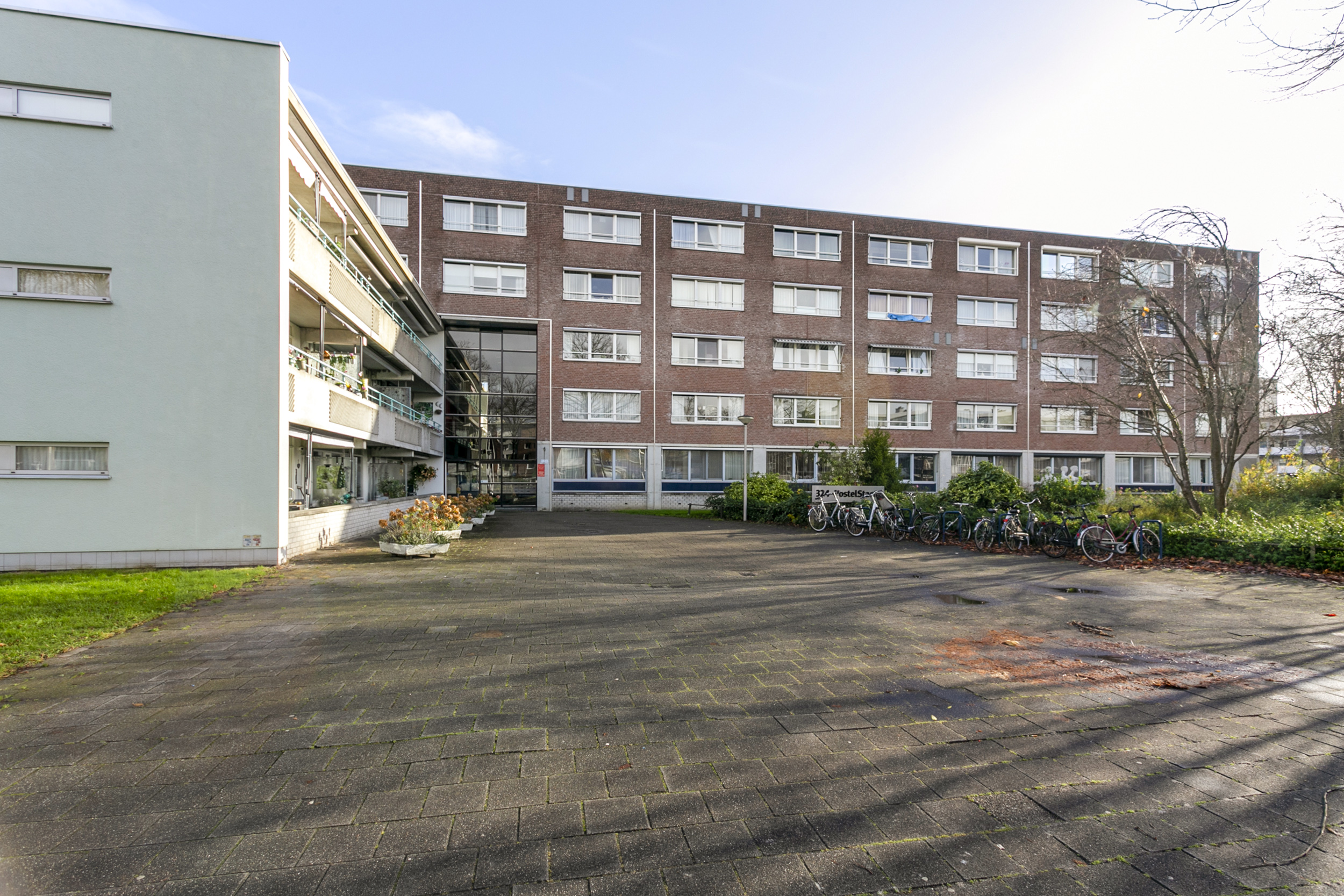 Apartment for rent: Postelse Hoeflaan 324-65, Tiendschuur Tilburg