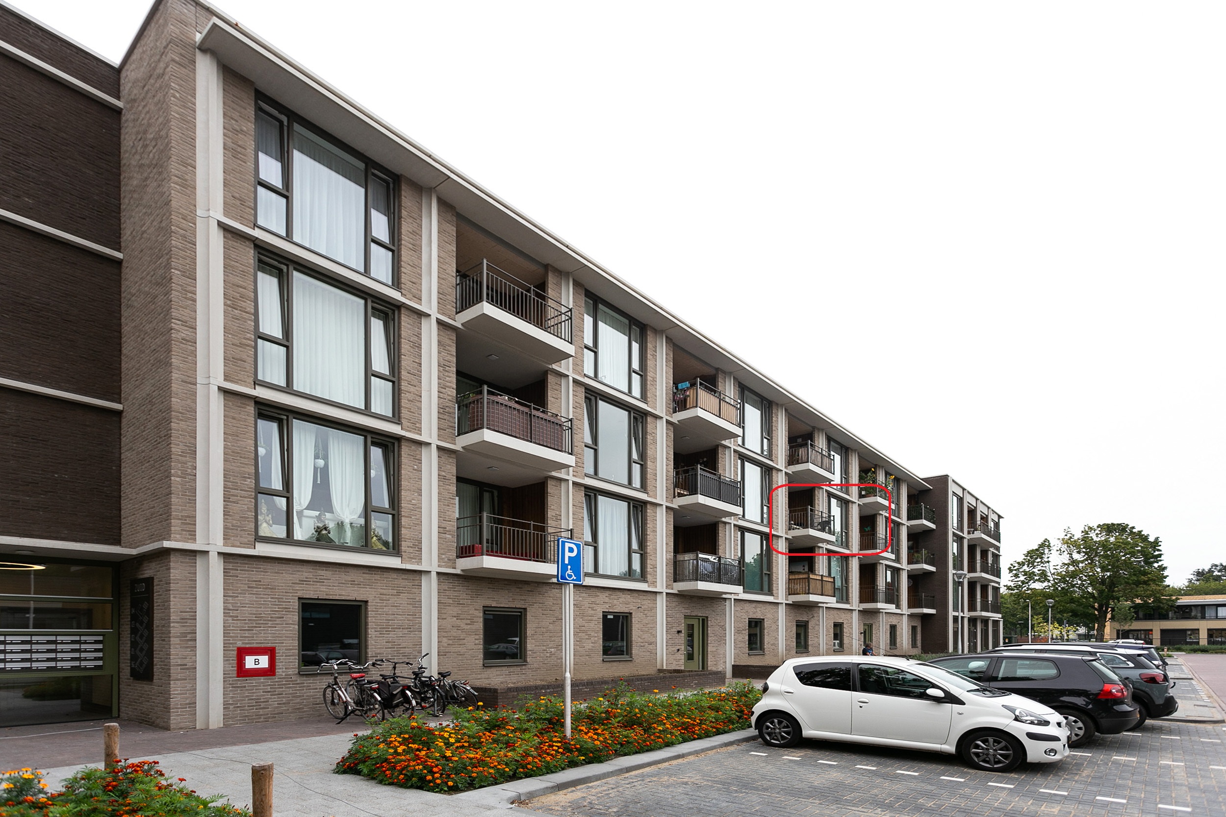 Apartment for rent: Barend Busnacstraat 48, Rooi Pannen Tilburg