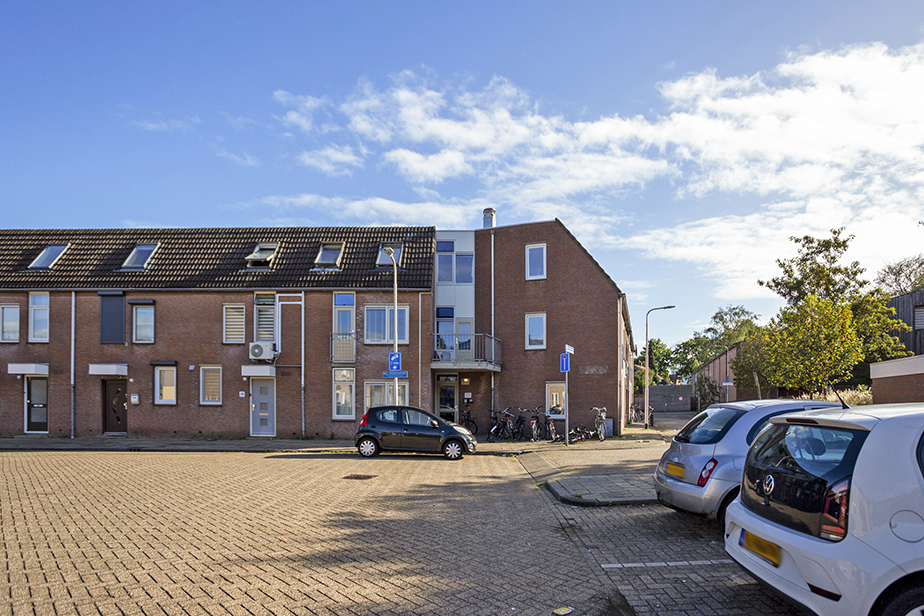 Studio for rent: Generaal Barberstraat 193, Staatsliedenbuurt Oost Tilburg